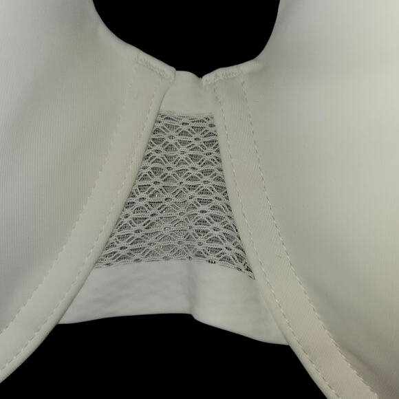 BALI Ultimate Smoothing‎ Lightweight T-shirt Bra 42C Comfortable NWT - Picture 3 of 6